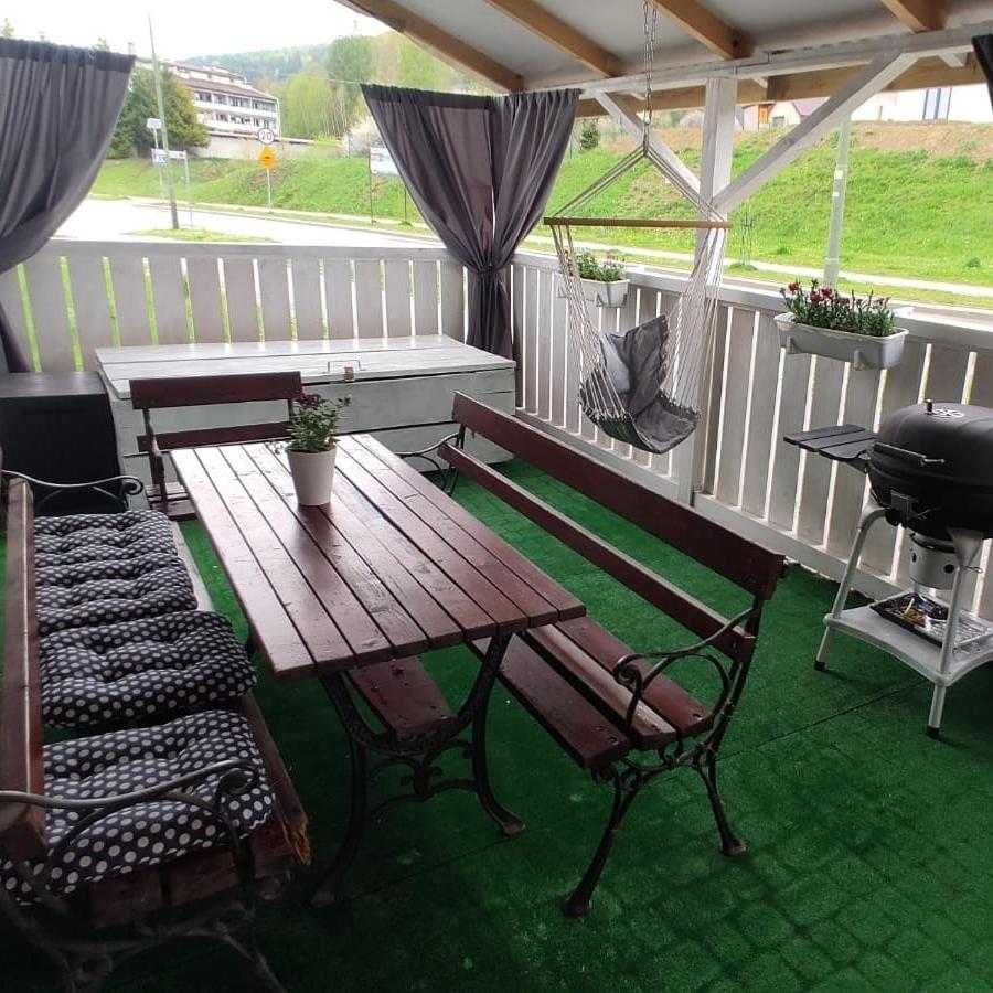 Apartament Deja Vu-Bieszczady Ustrzyki Dolne Kültér fotó